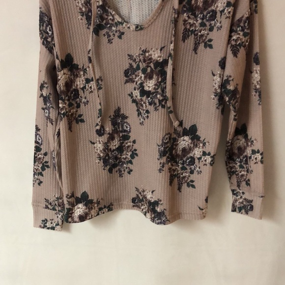 Maurice’s mauve hooded thermal top - Picture 4 of 6